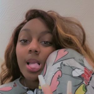 Meet your Posher, Giselle